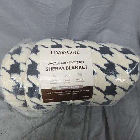 LIVMORE JACQUARD PATTERN SHERPA BLANKET IN CREAM/BLACK (150*200CM)