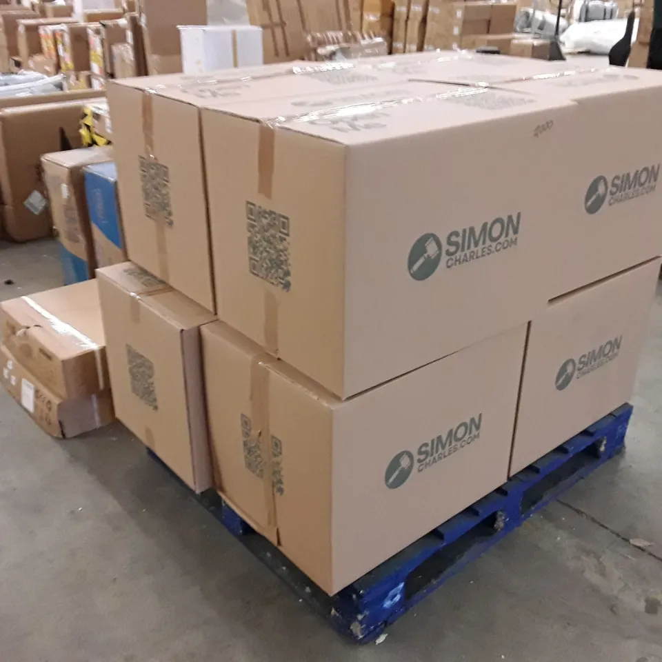 PALLET TO CONTAIN 8 BOXES WITH AN ASSORTMENT OF WOMEN'S SHOES