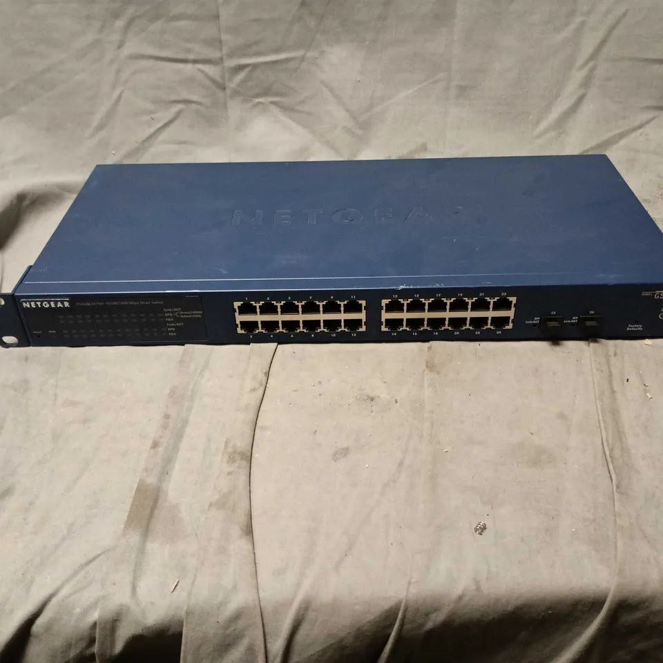 NETGEAR GS724T 24-PORT GIGABIT ETHERNET SWITCH (RACKMOUNT)
