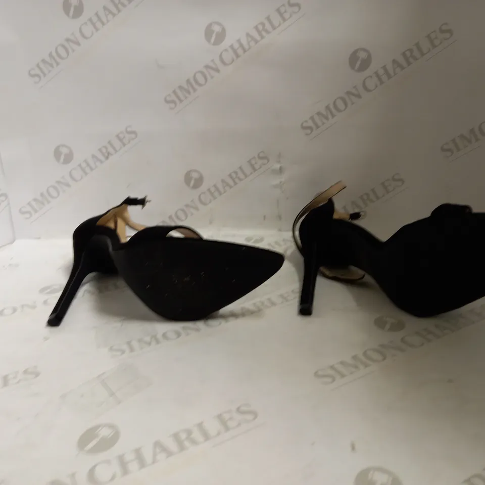 BOOHOO POINTED TWO TOE PART HEEL - BLACK SIZE 7 