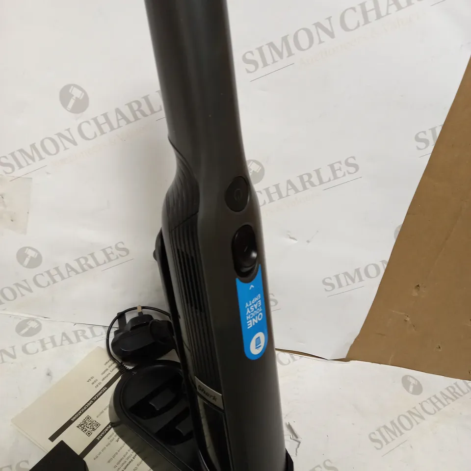 SHARK CORDLESS HANDHELD VACUUM CLEANER