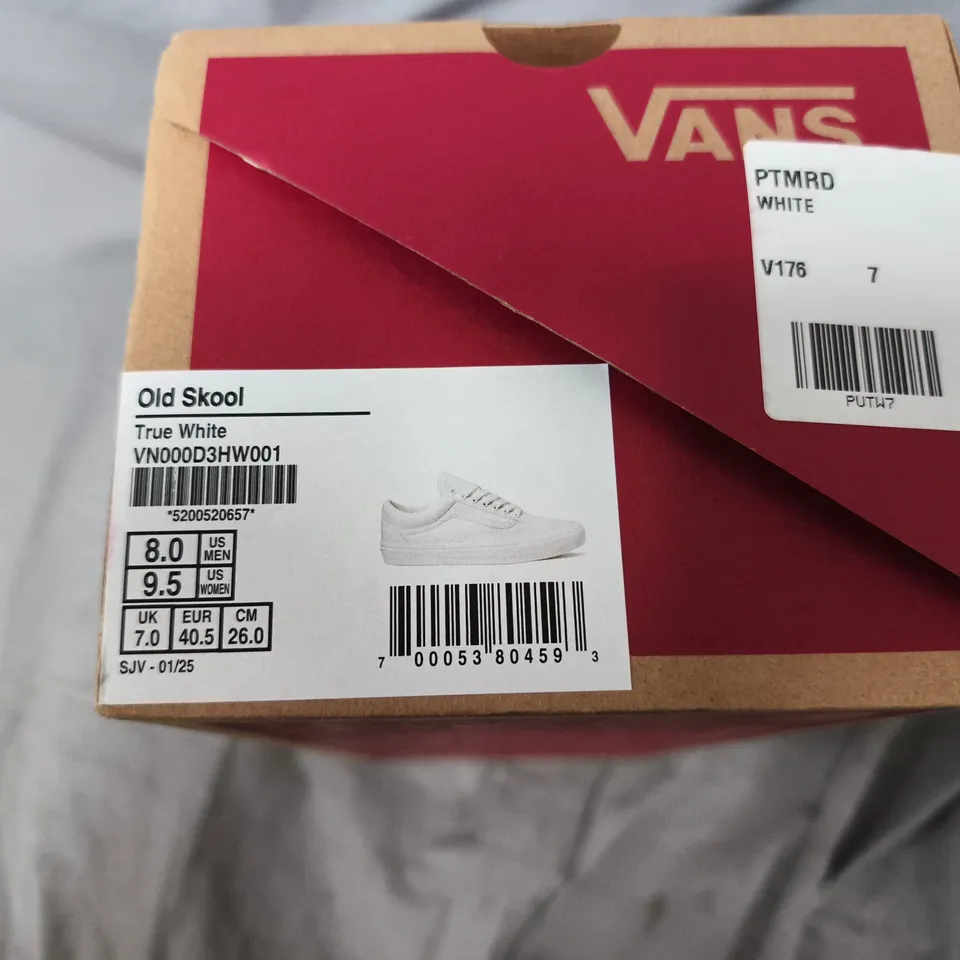 VANS OLD SKOOL WHITE SNEAKERS – UK 7 (US 8, EU 40.5)