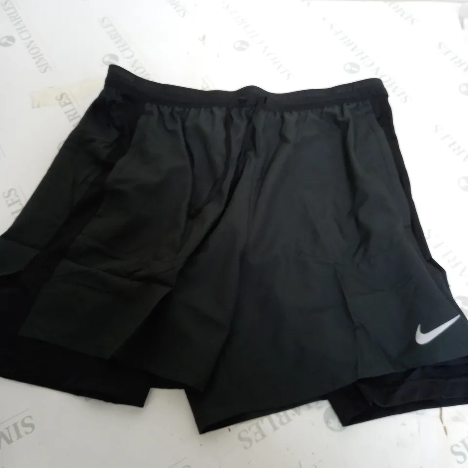 NIKEE RUNNING DRI-FIT STANDARD FIT 7" LENGTH SHORTS IN BLACK - LARGE