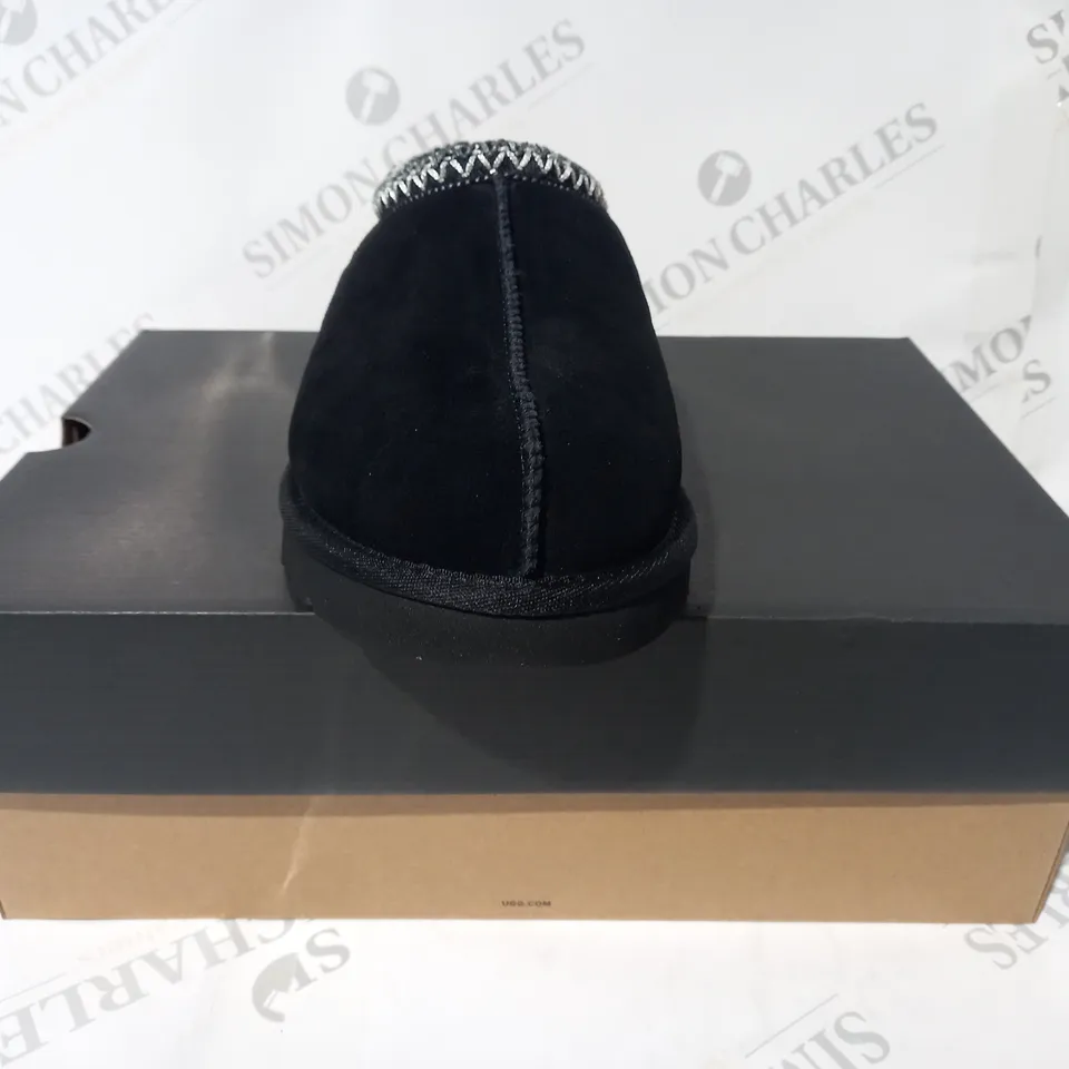 BOXED PAIR OF UGG M TASMAN SHOES IN BLACK UK SIZE 9