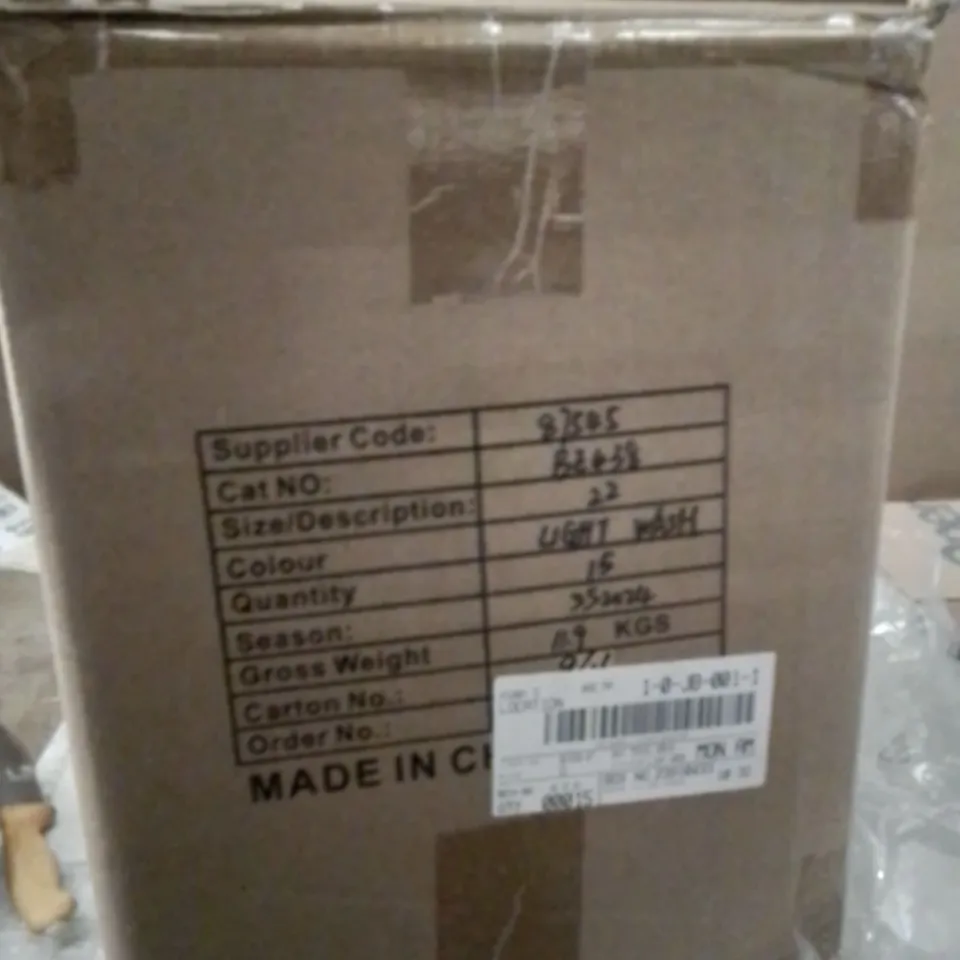 BOX CONTAINING APPROXIMATELY 15 BRAND NEW SIMPLE BE WOMENS TENDER DRESS SIZE 22