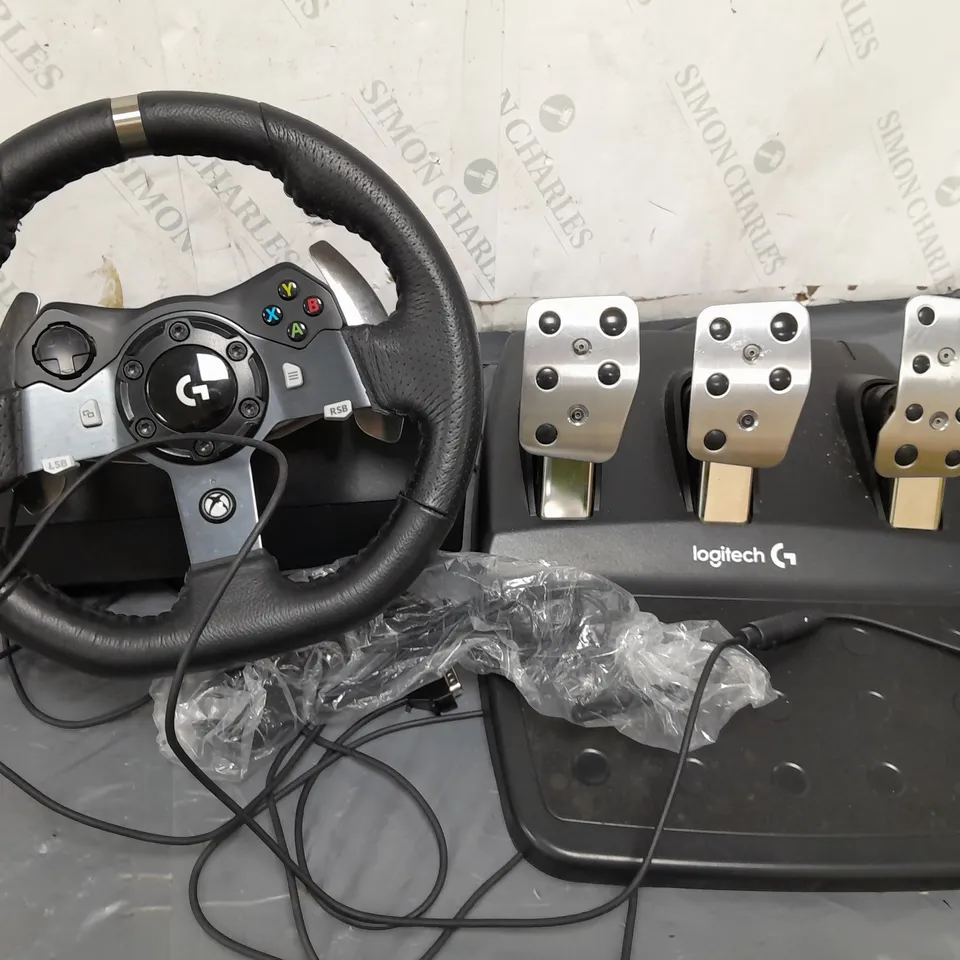 LOGITECH G920 DRIVING FORCE STEERING WHEEL