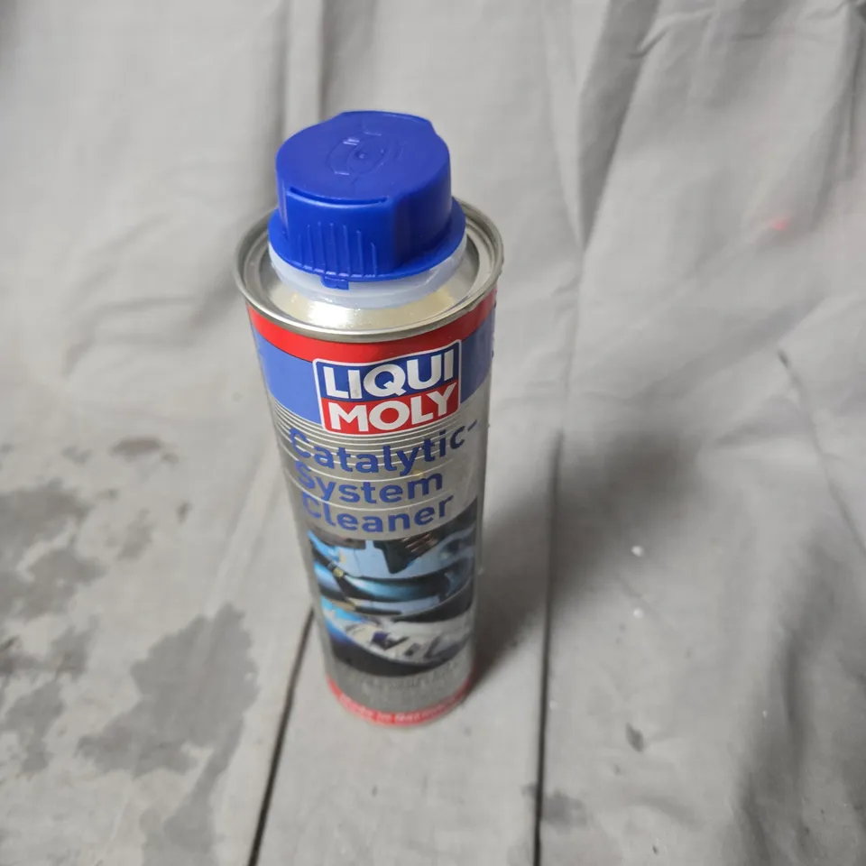 4 X ASSORTED AUTOMOTIVE LIQUIDS INCLUDING CATALYTIC CLEANER , EXTREME ADVANCED SNOW FOAM AND TRANSMISSION FLUID