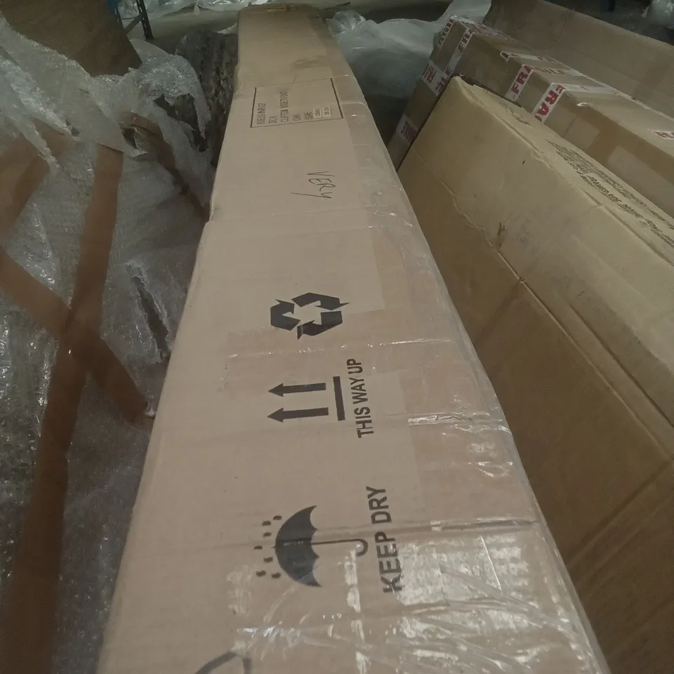 BOXED CLIFTON OAK-EFFECT TV UNIT 