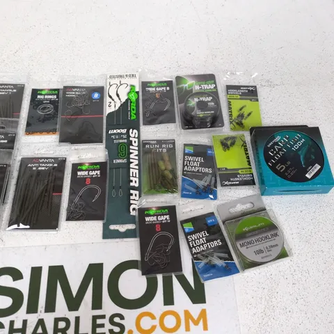 LOT OF 18 ASSORTED FISHING ITEMS TO INCLUDE SHRINK TUBES, FLOAT ADAPTERS AND KORDA HOOKS