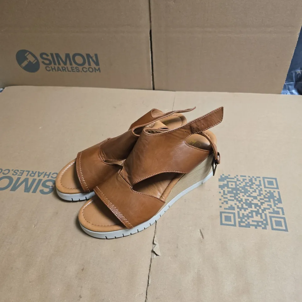 MODA IN PELLE PEYTEN TAN LEATHER SANDALS – HIGH FRONT WEDGE, EU 40 (UK 7.5)