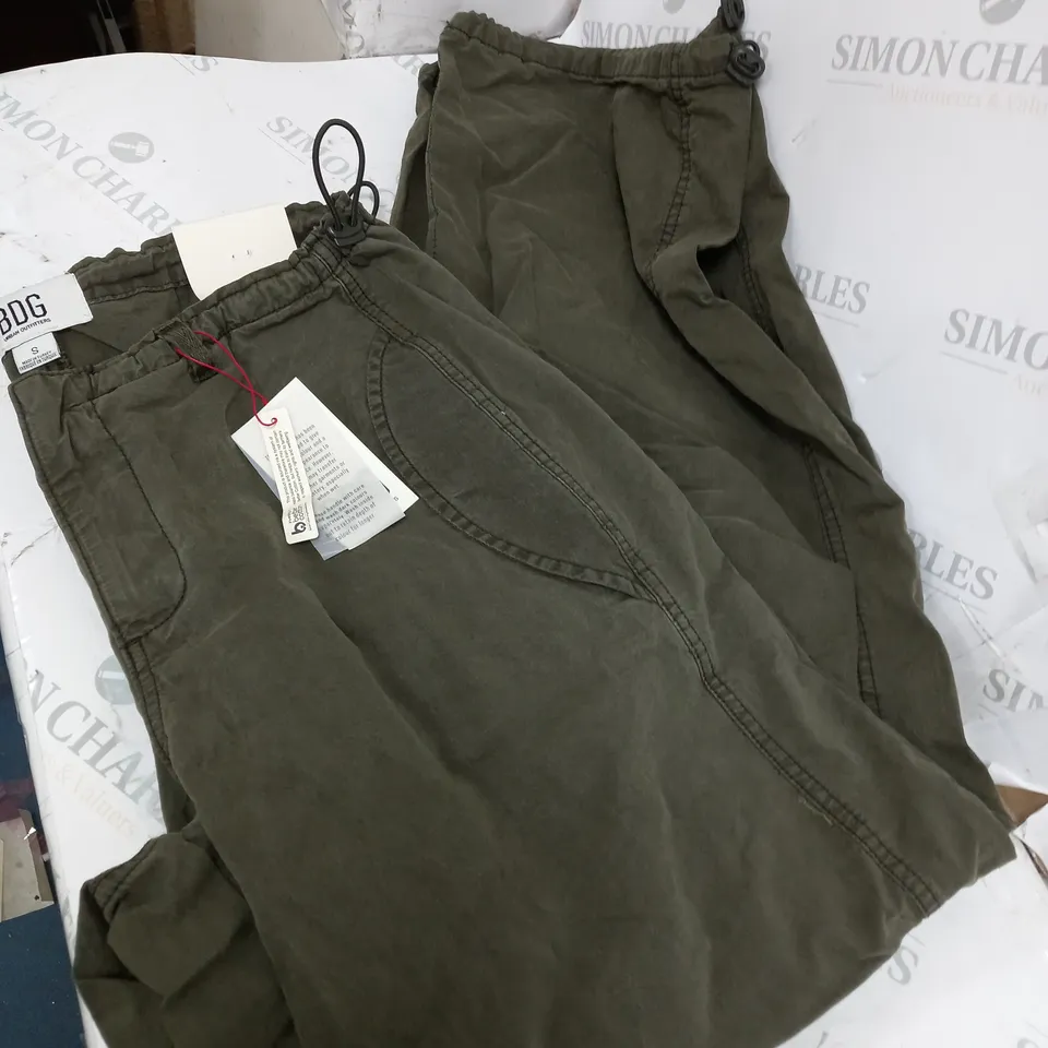 BDG GREEN WALKING PANTS SIZE S 