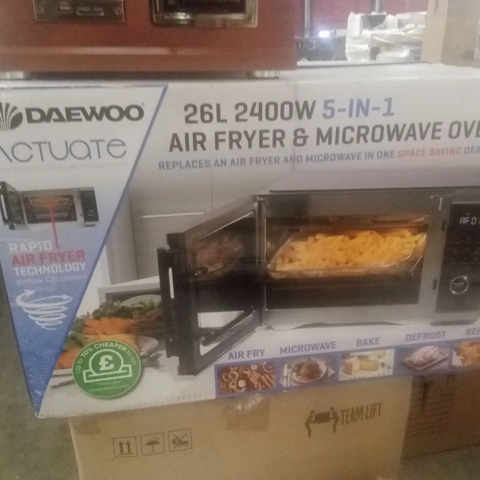 BOXED DAEWOO 26 LITRE AIR FRYER MICROWAVE