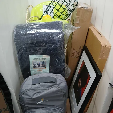 CAGE OF APPROXIMATELY 8 ASSORTED HOUSEHOLD ITEMS TO INCLUDE - FRAMED PHOTO, GARDEN SWING, BIRD FEEDER, AND FOAM FLOORING ETC. - COLLECTION ONLY
