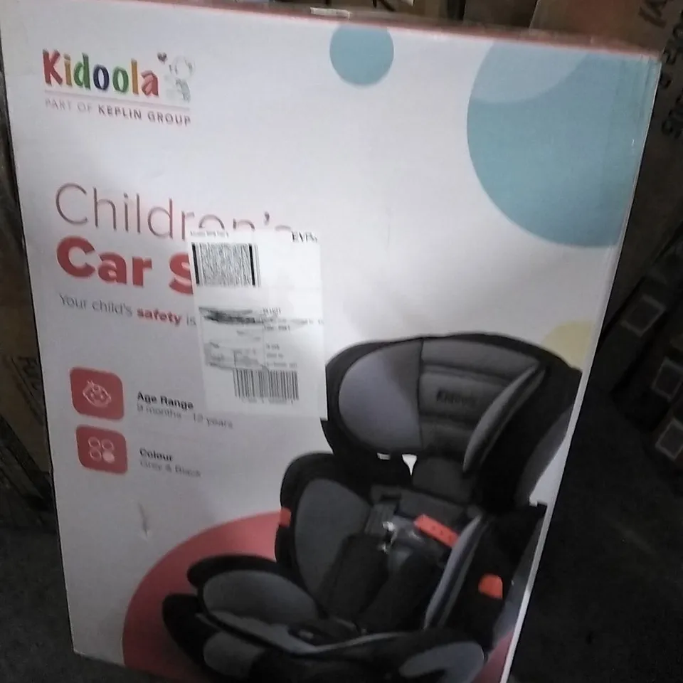 BOXED CHILDREN'S CAR SEAT
