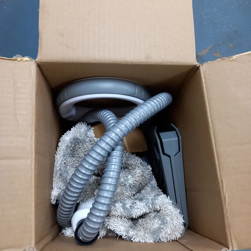BOXED SHARK FLOOR AND HANDHELD STEAM CLEANER S6005