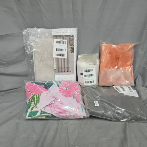 APPROXIMATELY 10 ASSORTED HOUSEHOLD ITEMS TO INCLUDE TOWELS, CURTAINS, BATH TOWELS, ETC