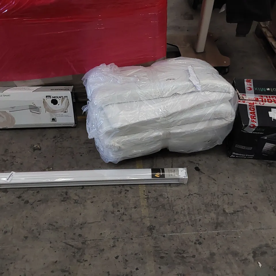 PALLET OF ASSORTED ITEMS INCLUDING: FOOD DEHYDRATOR, ROLLER BLINDS, SMART MONITOR RISER, MEMORY MATTRESS TOPPER 