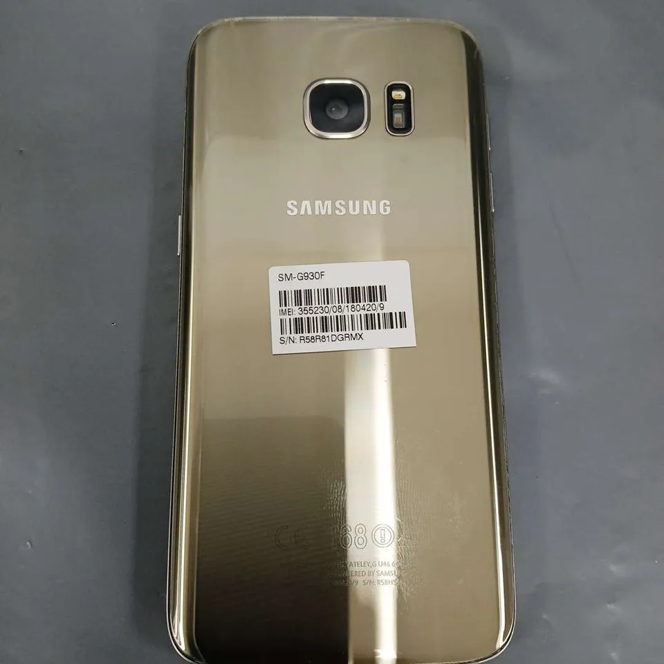 BOXED SAMSUNG GALAXY S7 MOBILE PHONE IN GOLD - SM-G930F