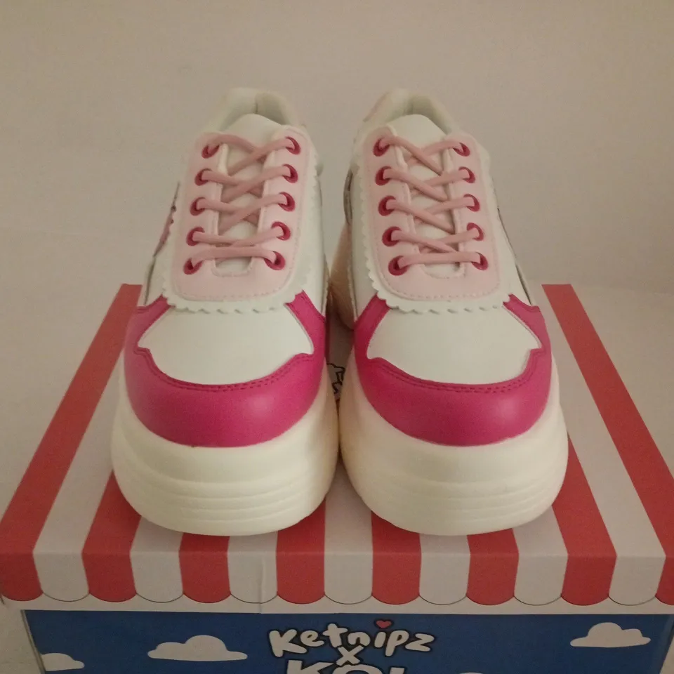 BOXED PAIR OF KETNIPZ X KOI LOVEABLE ANTICS TRAINERS - PINK - US SIZE 8
