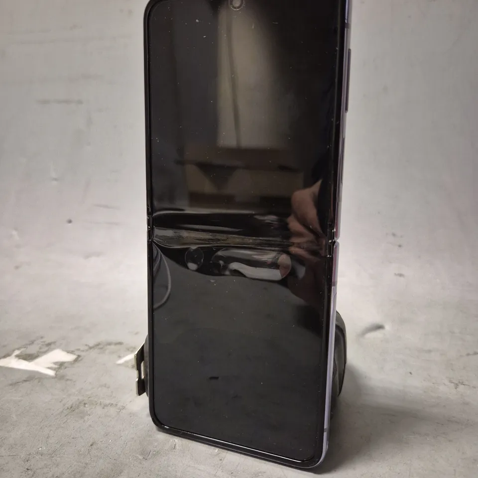 SAMSUNG GALAXY Z FLIP 