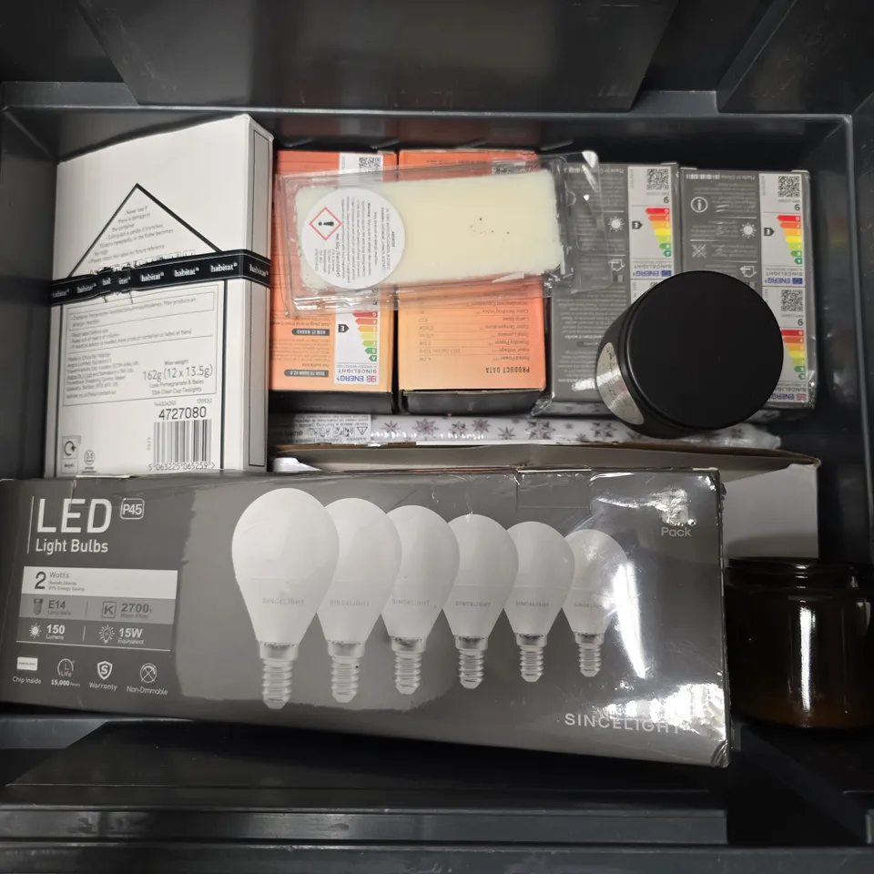 APPROXIMATELY 12 ASSORTED HOUSEHOLD ITEMS TO INCLUDE SCENTED CANDLES, TEALIGHTS, LIGHT BULBS, ETC