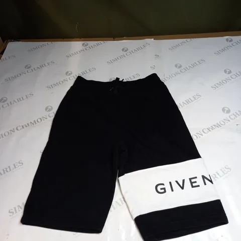 GIVENCHY CASUAL SHORTS SIZE 12