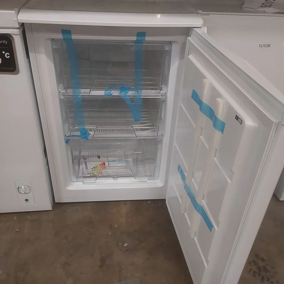 LOGIK LUF55W23 UNDERCOUNTER FREEZER - WHITE