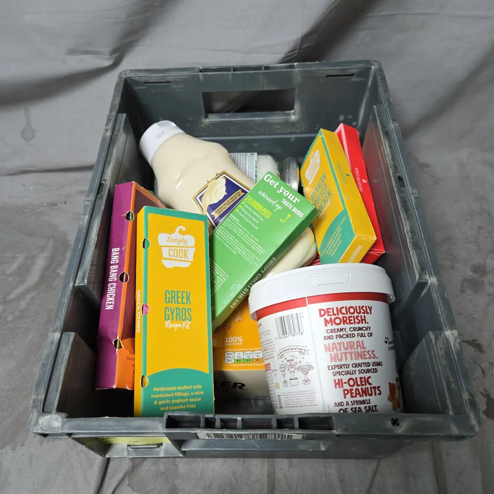 APPROXIMATELY 10 ASSORTED ITEMS OF FOOD AND DRINK INCLUDING QUAKER OATS PROTEIN, COLD PRESSED ORGANIC VIRGIN COCONUT OIL, ASSORTED SIMPLE COOK RECIPE KITS AND PIP AND NUT CRUNCHY PEANUT BUTTER