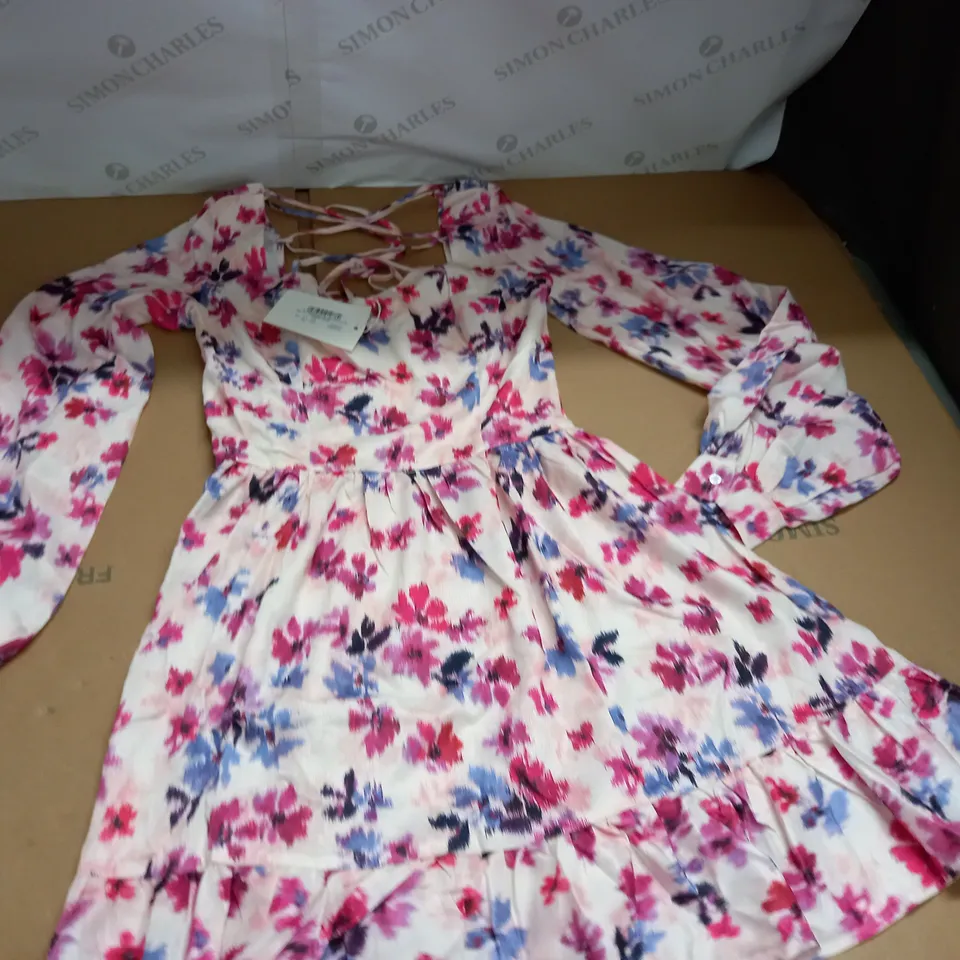 IN THE STYLE FLORAL PRINT RUFFLE MINI DRESS - UK 10