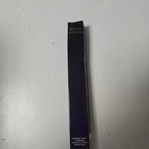 KEVYN AUCOIN UNFORGETTABLE LIP DEFINER CRAYON β DIVINE, BOXED