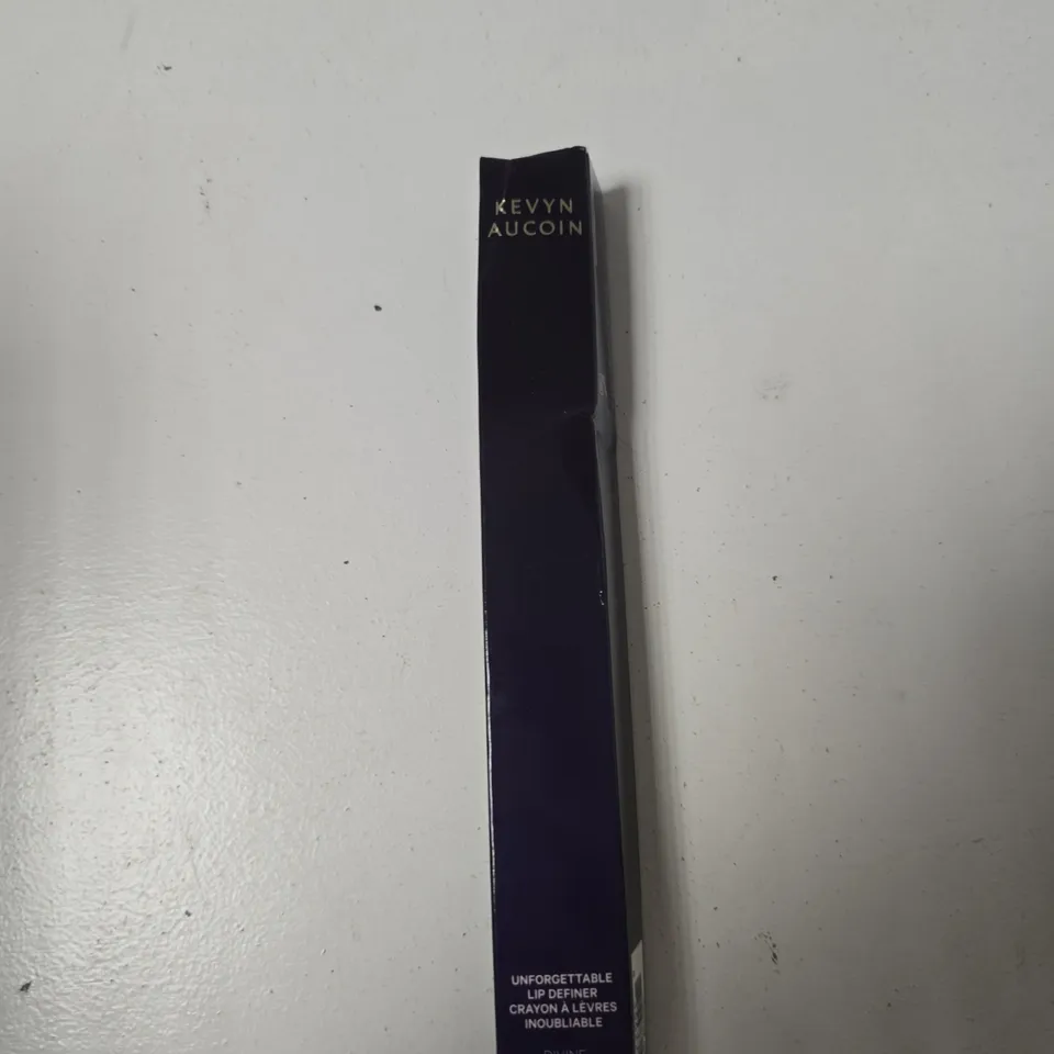 KEVYN AUCOIN UNFORGETTABLE LIP DEFINER CRAYON – DIVINE, BOXED