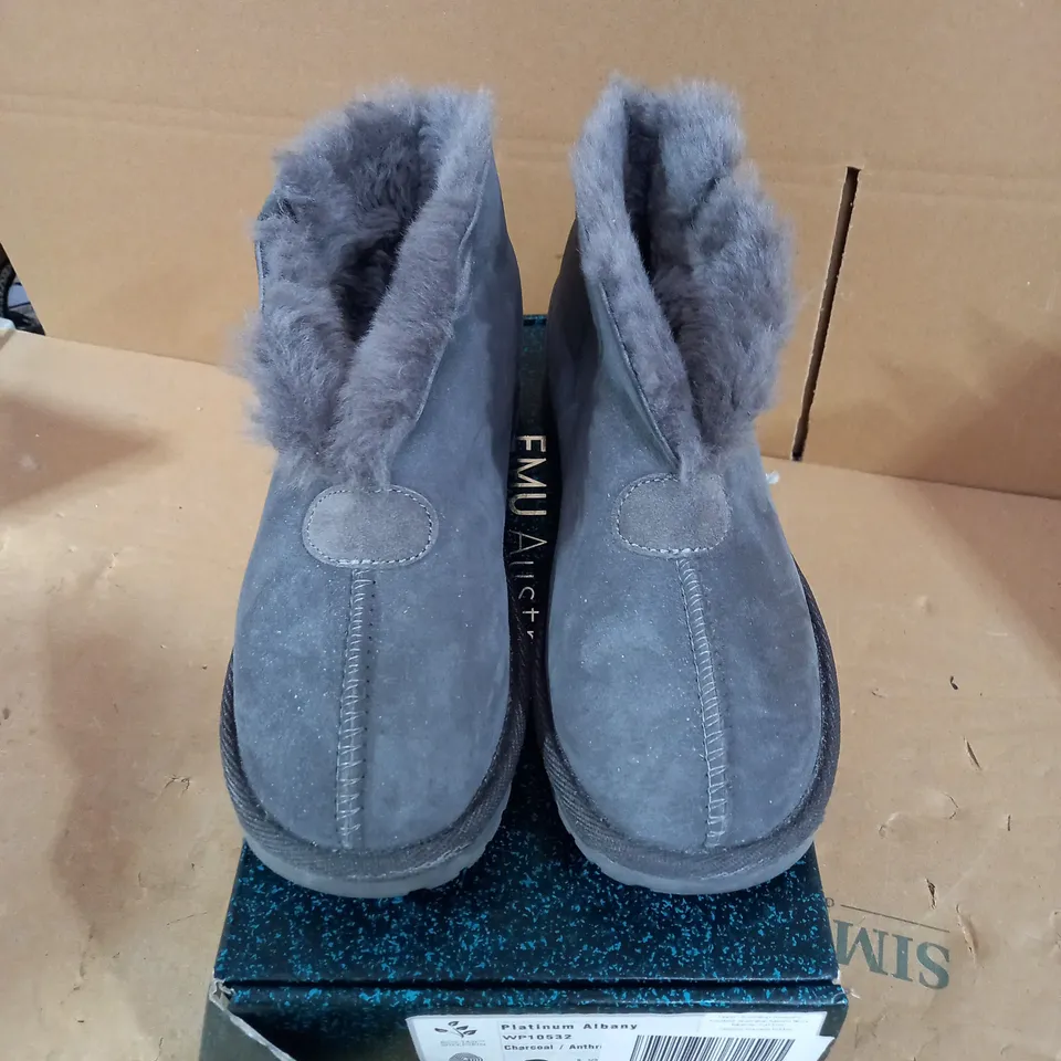 EMU PLATINUM ALBANY BOOTS - CHARCOAL - UK 6