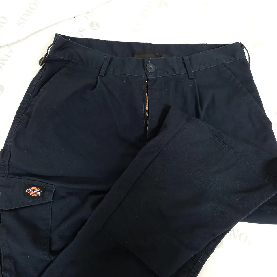 DICKIES MULTI-POCKET TROUSERS IN NAVY - 34R