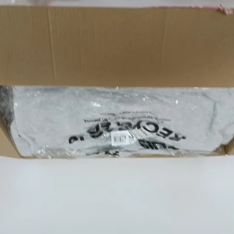 BOX OF APPROXIMATELY 20 ASSORTED CLOTHING ITEMS TO INCLUDE: FLEECE SWEATSHIRT