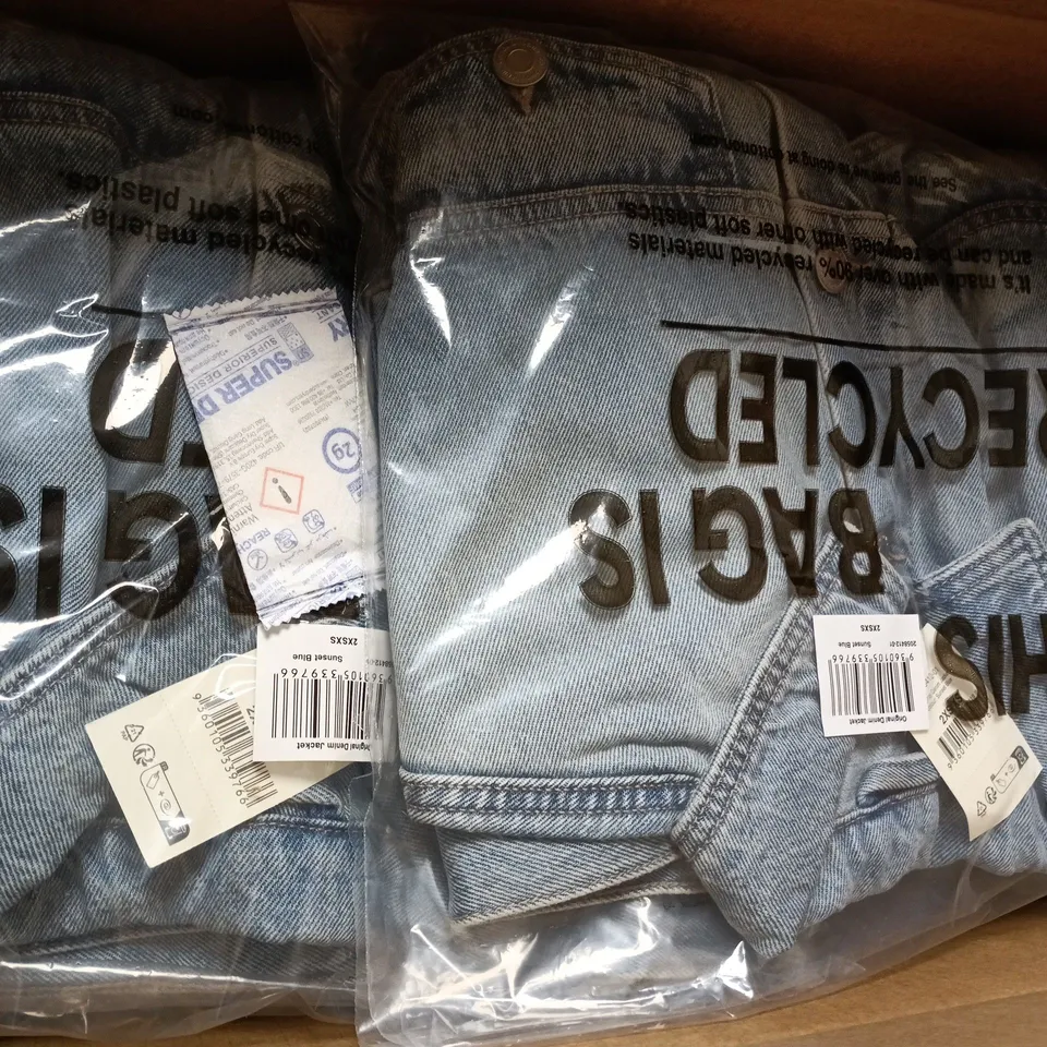 APPROXIMATELY 8 BAGGED ORIGINAL DENIM JACKETS IN SUNSET BLUE - 2XS/XS