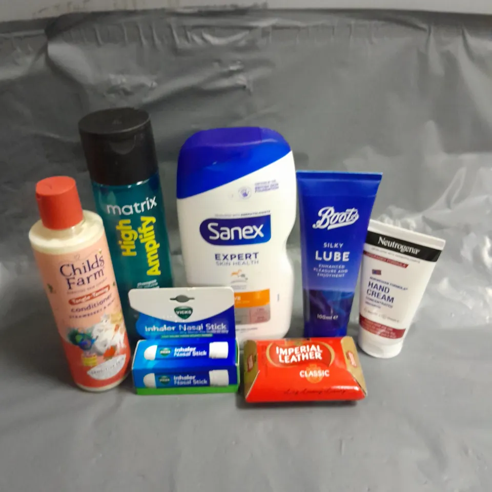 APPROXIMATELY 20 ASSORTED HEALTH & BEAUTY PRODUCTS TO INCLUDE IMPERIAL LEATHER SOAP, SANEX BODY WASH AND NEUTROGENA HAND CREAM