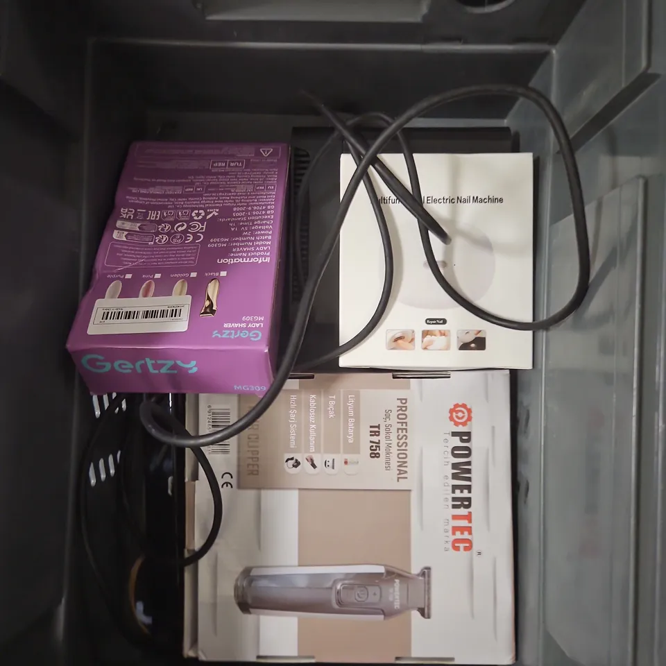 APPROXIMATELY 8 ASSORTED ELECTRICAL PRODUCTS TO INCLUDE -MASSAGE GUN, WIRELESS REPEATER, SPEAKER POWER BANK - ETC 