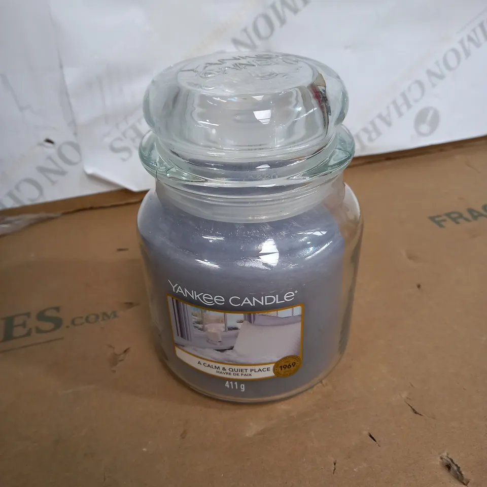 YANKEE CANDLE A CALM AND QUIET PLACE MEDIUM JAR
