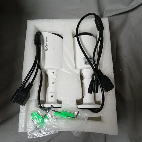 SWANN SECURITY CAMERAS (PAIR) – WHITE WITH MOUNTING BRACKETS