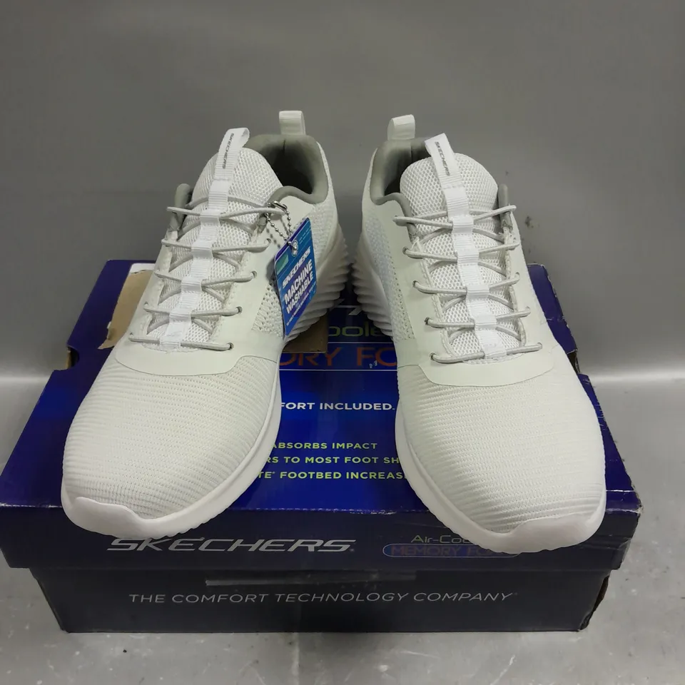 BOXED PAIR OF SKECHERS BOUNDER MEMORY FOAM TRAINERS - 8.5