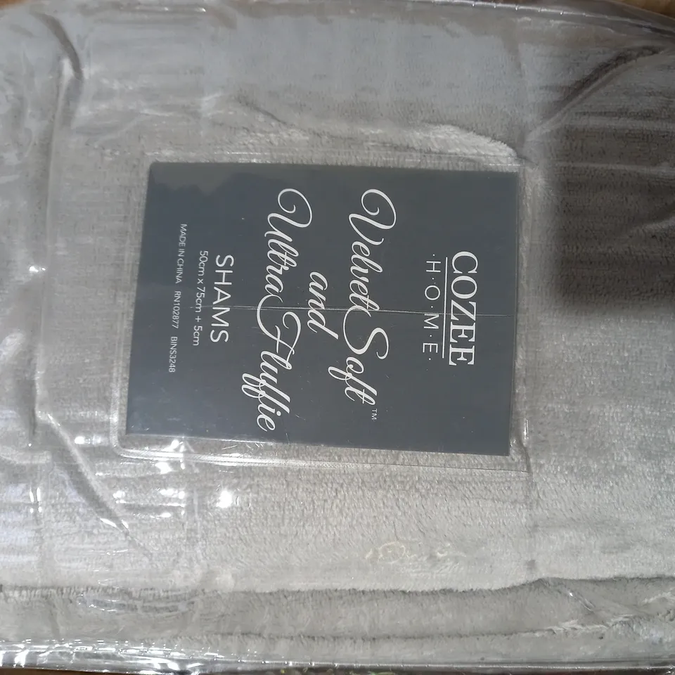 COZZEE VELVET ULTRA SOFT FLUFFIE SHAM - LIGHT GREY 