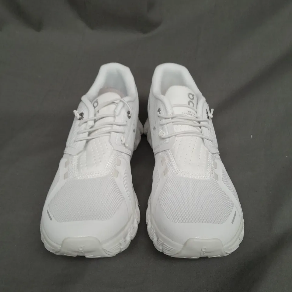 BOXED PAIR OF ON CLOUD - CLOUD 5 ALL WHITE TRAIERS SIZE 6