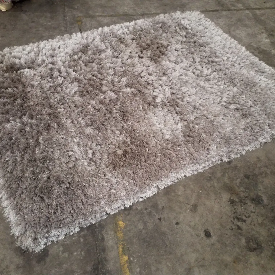 QUALITY DESIGNER AREA RUG - APPROXIMATELY 120×160CM