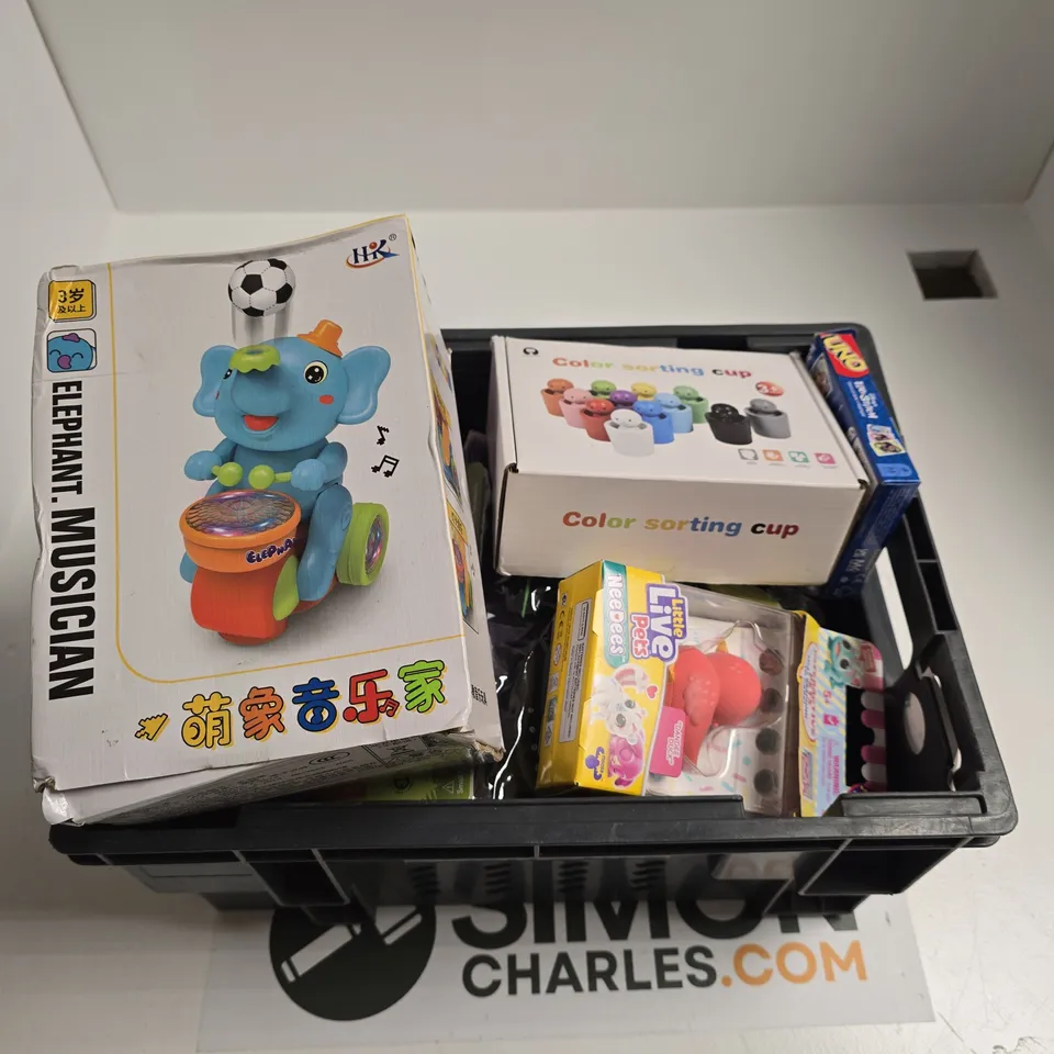 TOTE OF APPROXIMATELY 10 ASSORTED TOYS ICLUDING ELEPHANT MUSICIAN, BARBIE MINI HOUSE SET AND LITTLE LIVE PETS