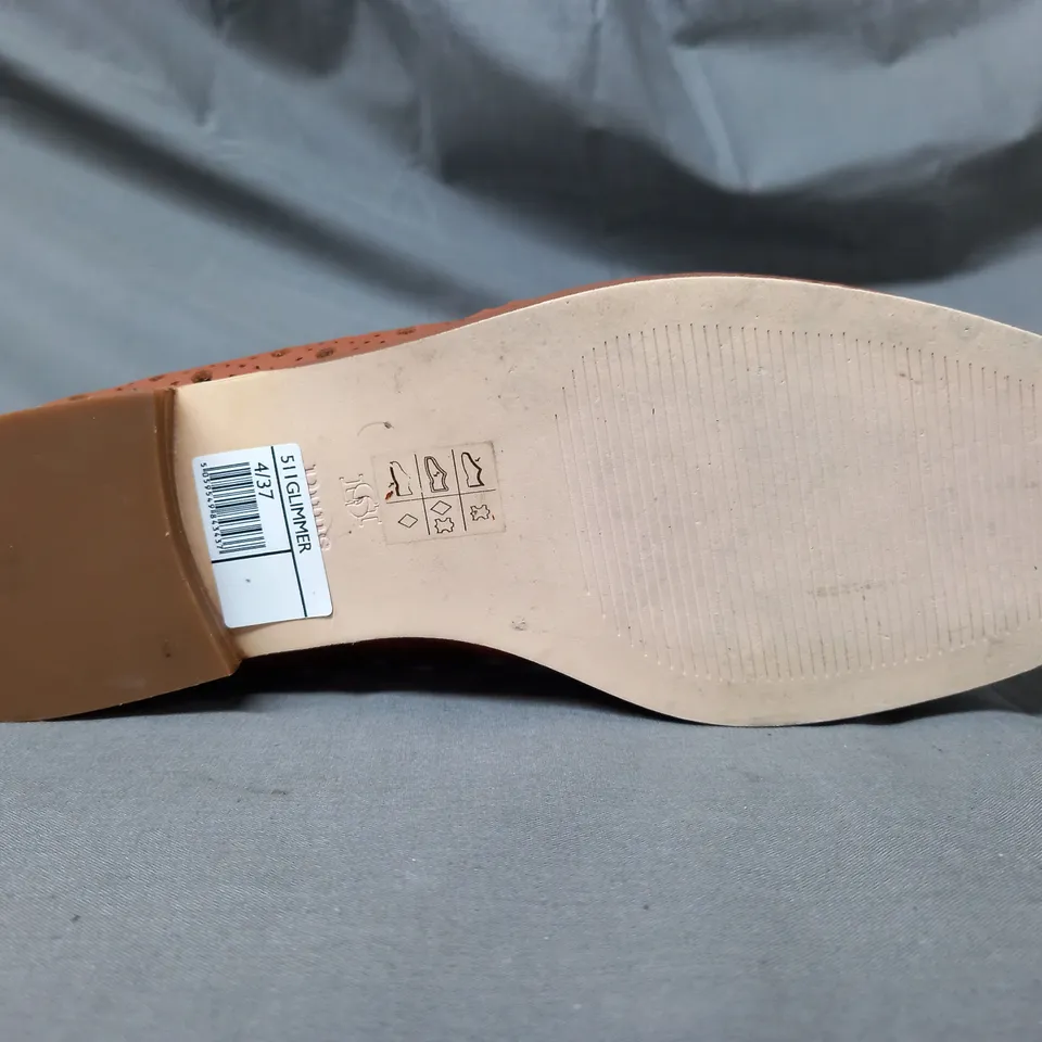 BOXED DUNE LONDON GLIMMERED LOAFERS IN TAN SIZE 4