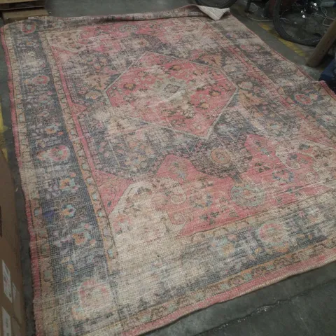 QUALITY DESIGNER AREA RUG APPROXIMATELY 240×310CM