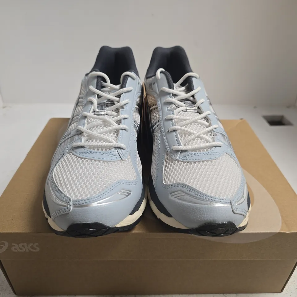 BOXED PAIR OF ASICS GEL-KAYANO 12.1 WHITE/CARRIER GREY RUNNING SHOES – UK 9