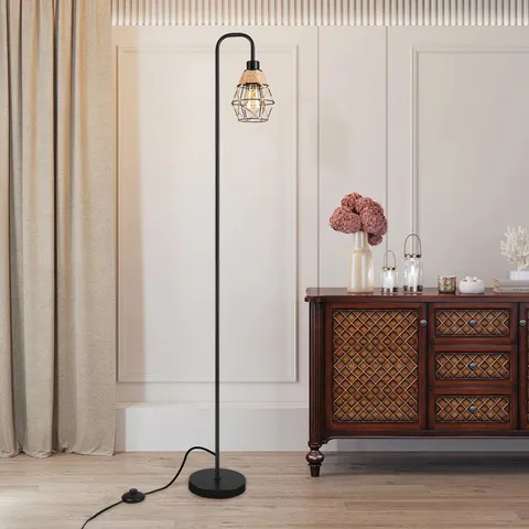 BOXED 158.49cm BLACK TRADITIONAL FLOOR LAMP (1 BOX)