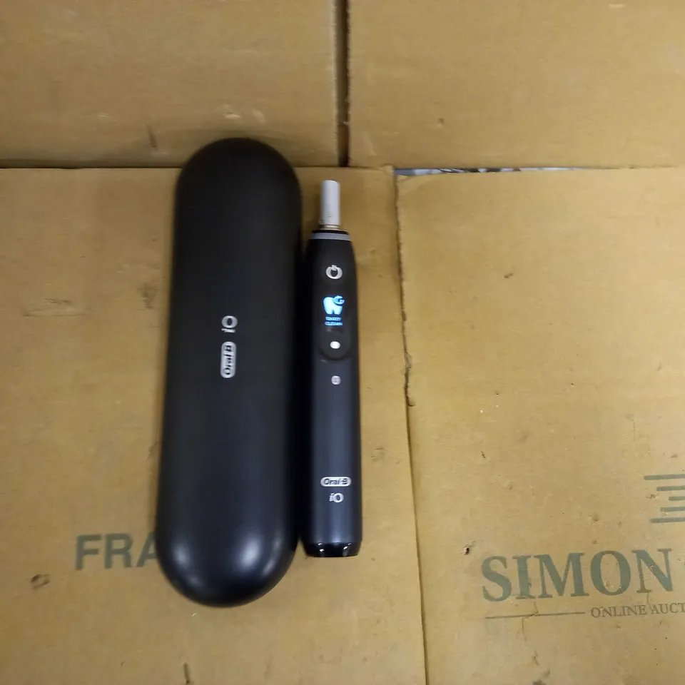 ORAL-B IO 7 BLACK ELECTRIC TOOTHBRUSH - BODY ONLY