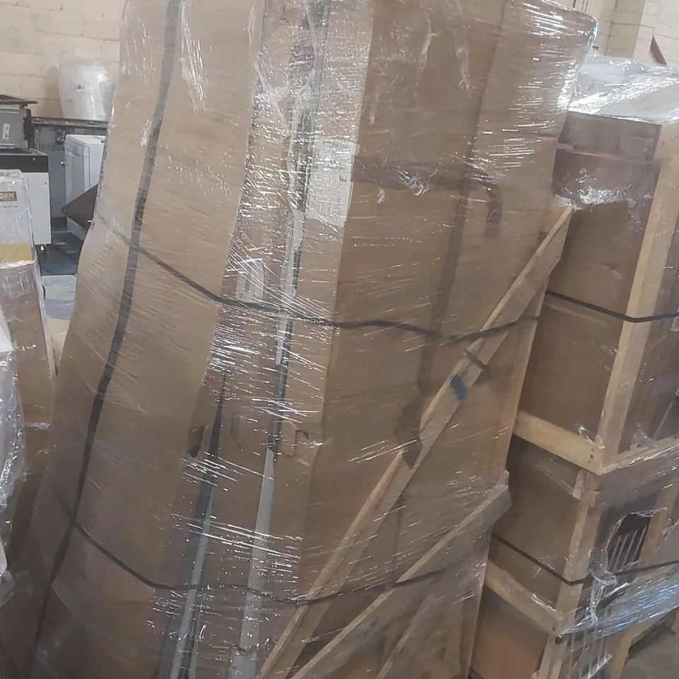 PALLET CONTAINING APPROXIMATELY 20x MIXED DESIGNER HOME & BATHROOM RADIATORS